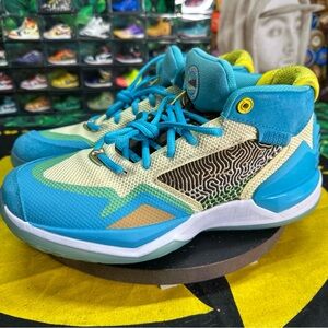 New Balance Kawhi Moreno Valley Size 6.5M